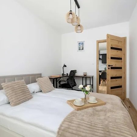 شقة Elegant In With Garden Desk And Parking By Renters *