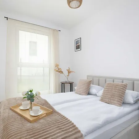 Daire Elegant In With Garden Desk And Parking By Renters
