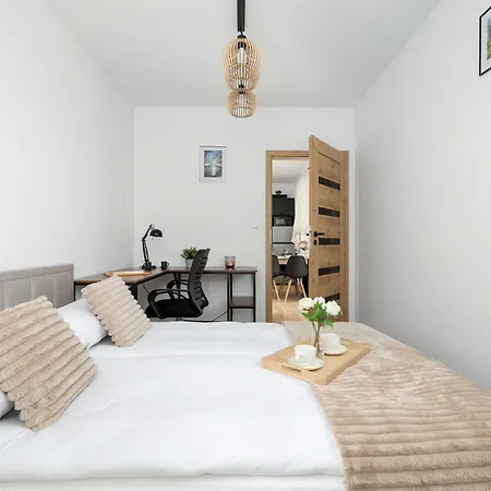 Elegant In With Garden Desk And Parking By Renters Apartment