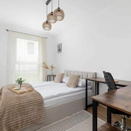 Elegant In With Garden Desk And Parking By Renters Gliwice