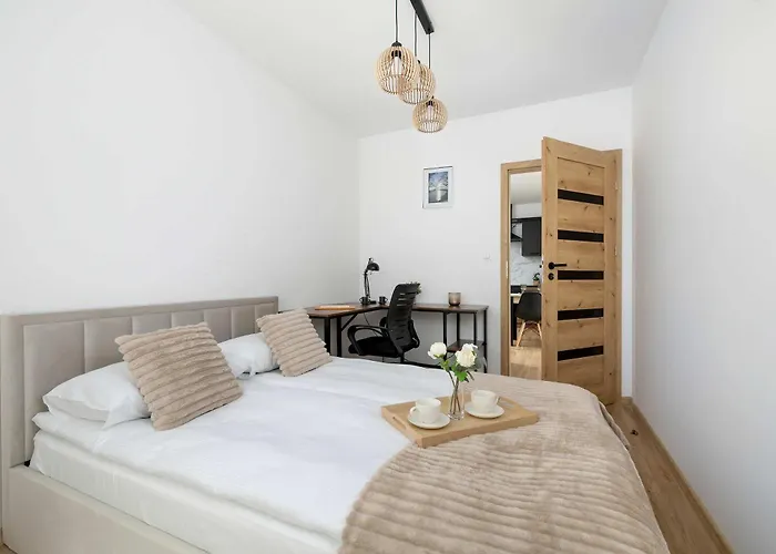 شقة Elegant In With Garden Desk And Parking By Renters *