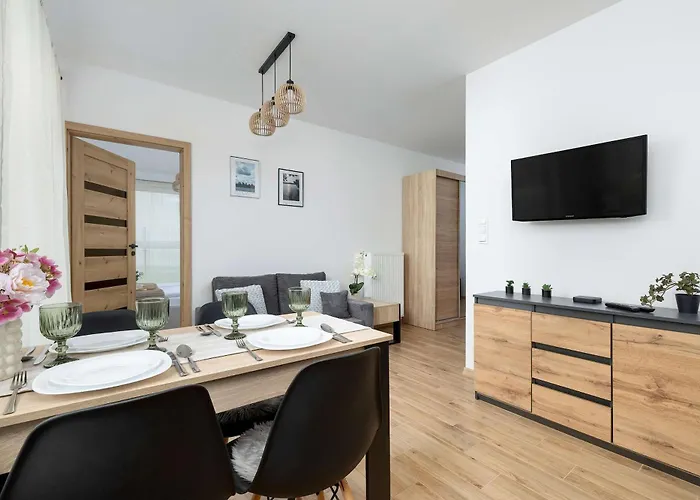 Elegant In With Garden Desk And Parking By Renters شقة